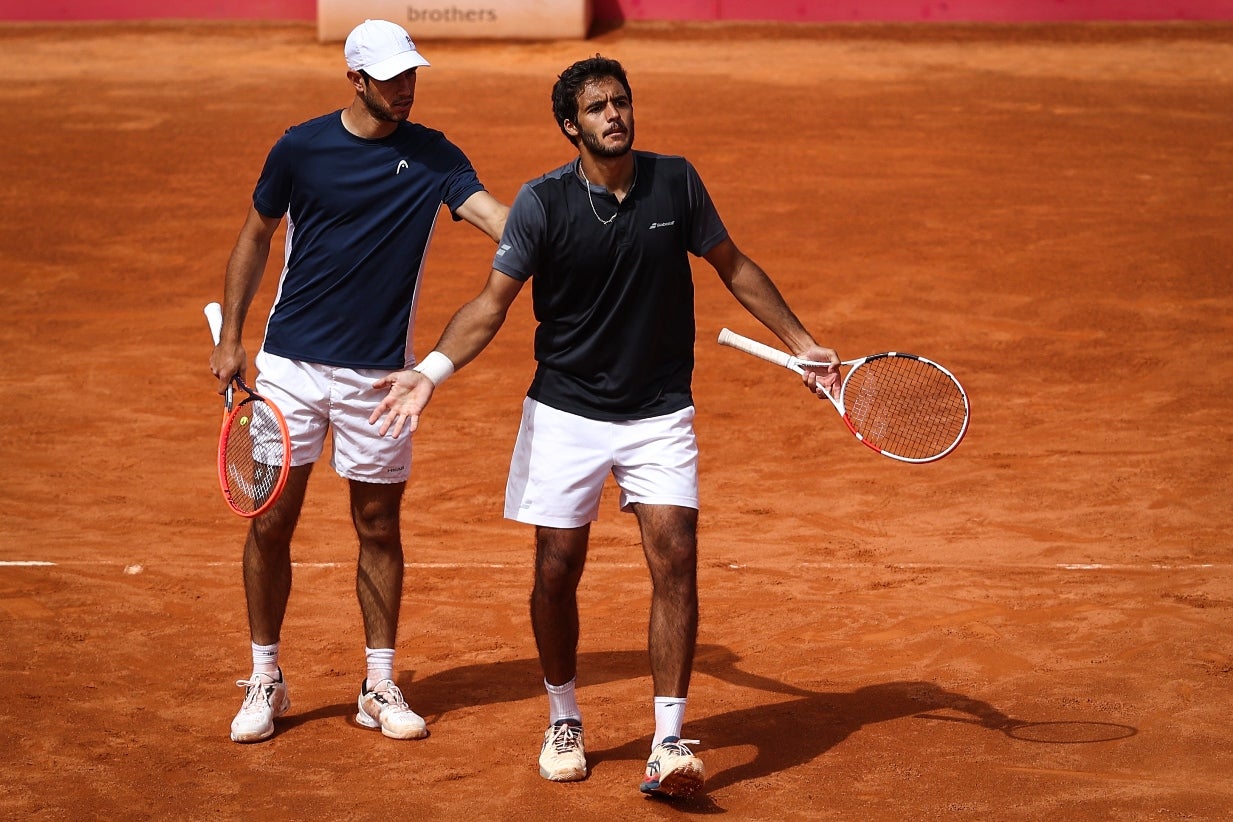 e Cabral nas meiasfinais de pares do 