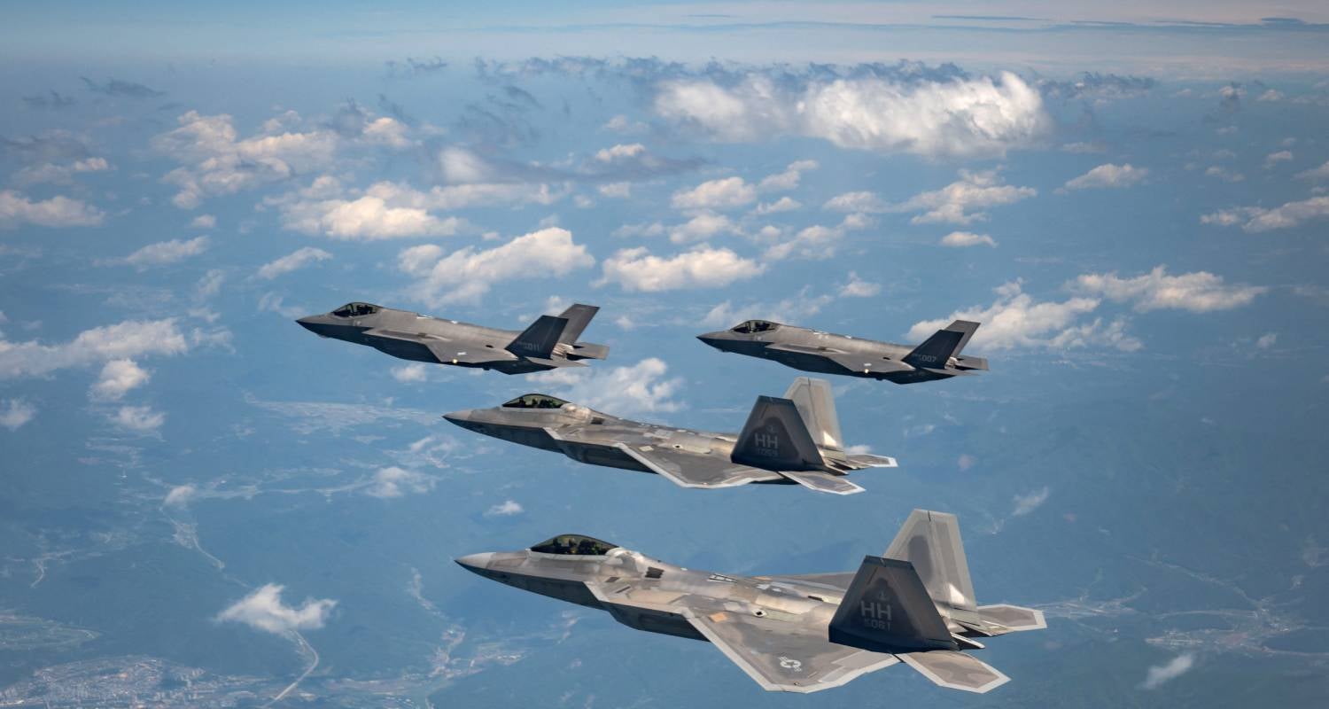 Piloto de caça norte-americano detido nos EUA por alegado treino da Força Aérea chinesa