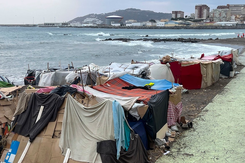 Imagem de Confrontos no porto de Ceuta contra a chegada de membros de grupo pró-habitação