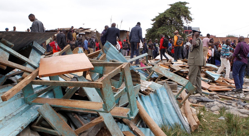 Desmoronamento de uma sala de aula, em Nairobi, no Quénia
