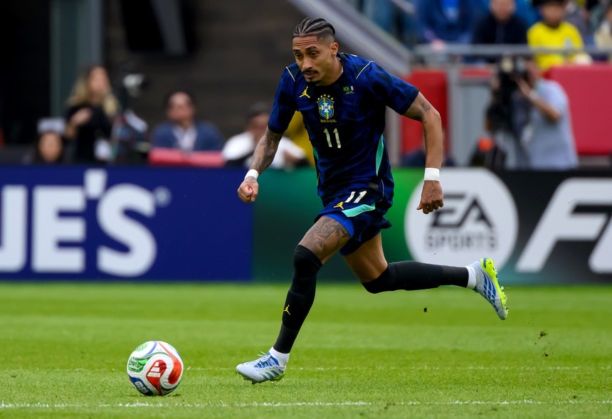 Imagem de Raphinha desfalca FC Barcelona cinco semanas após lesão ao serviço do Brasil