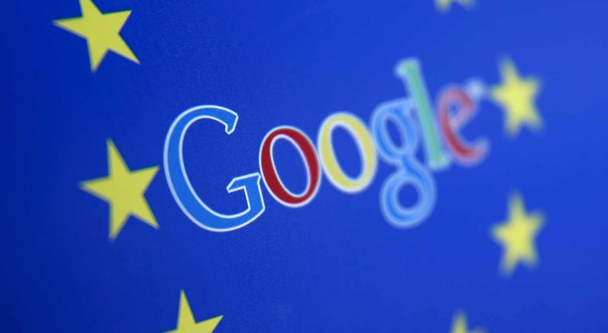 CE diz que a Google “impediu os consumidores europeus de beneficiar de uma verdadeira escolha de serviços e beneficiar plenamente da inovação”
