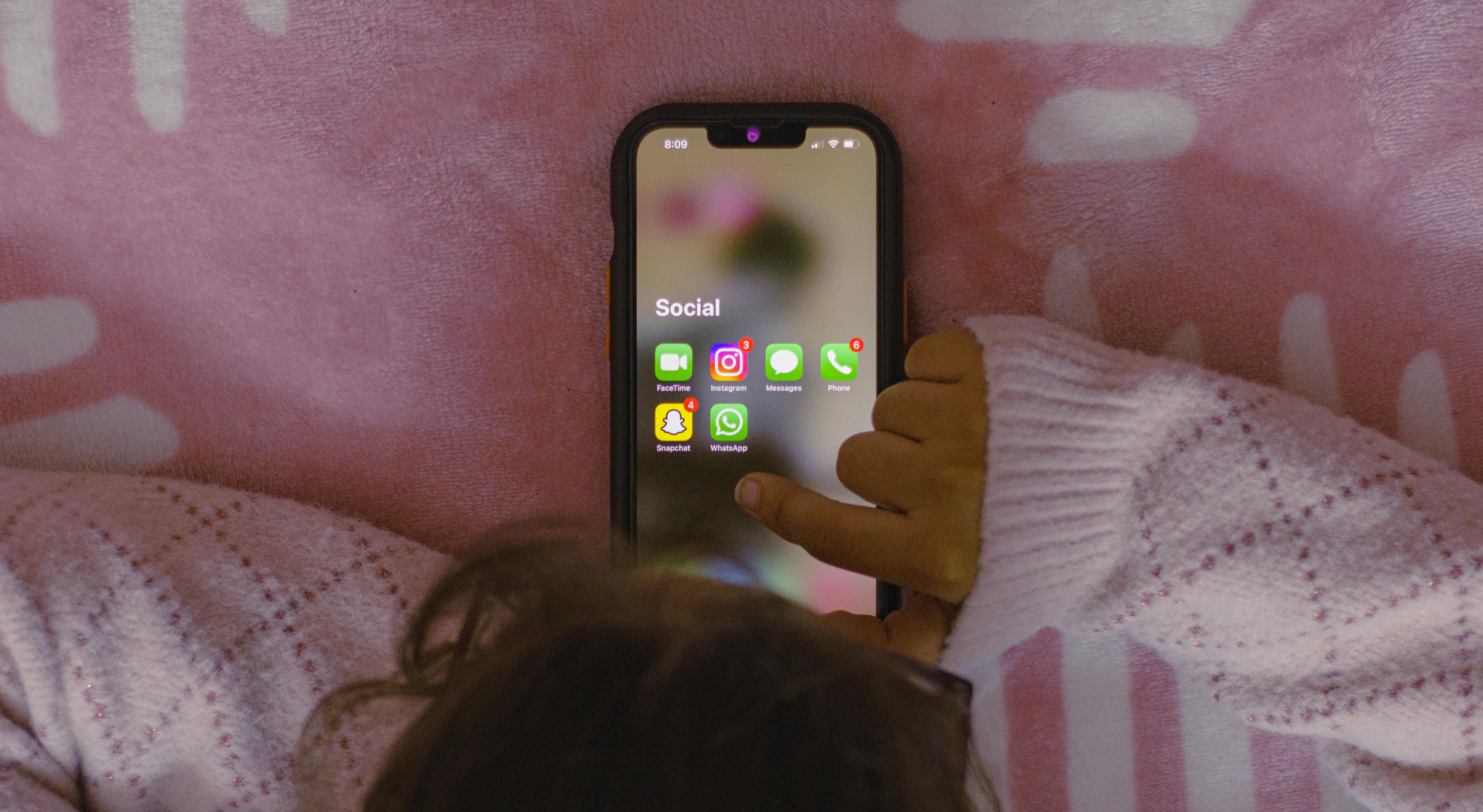 PSD bill proposes making access to social networks conditional for under-16s