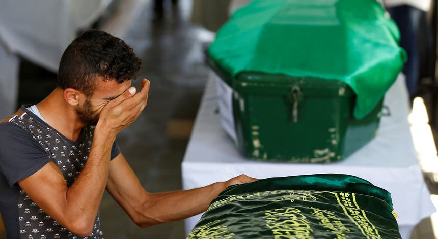 Funeral das vitimas do atentado do casamento na Turquia. Foto: Osman Orsal - Reuters 