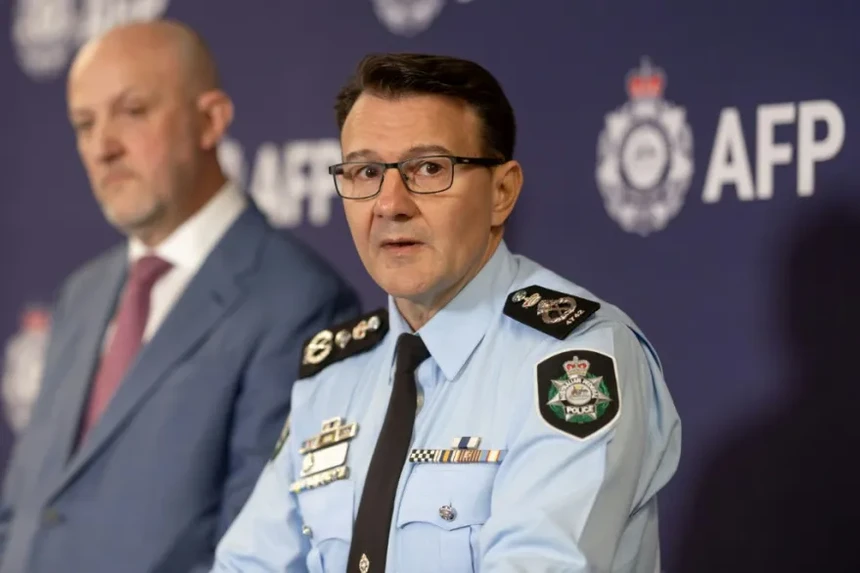 Imagem de Polícia australiana acusa homem de tentar informar Rússia sobre Exército ucraniano