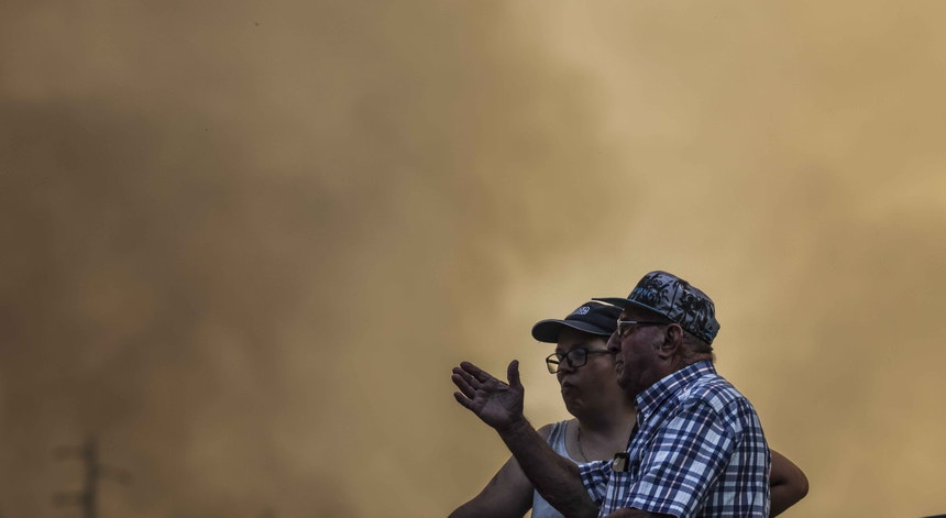 Chamas não dão tréguas em Vouzela. Mais de 1.100 operacionais combatem incêndio