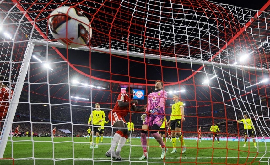 Imagem de Fábio Silva salva Dortmund da derrota no `Der Klassiker` com o Bayern