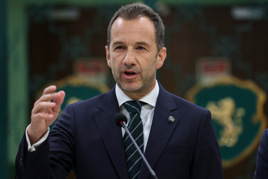 Imagem de Varandas reeleito presidente do Sporting