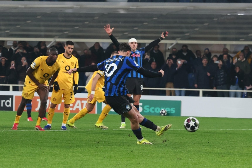 Imagem de Atalanta nos oitavos ao afastar Borussia Dortmund com reviravolta no play-off