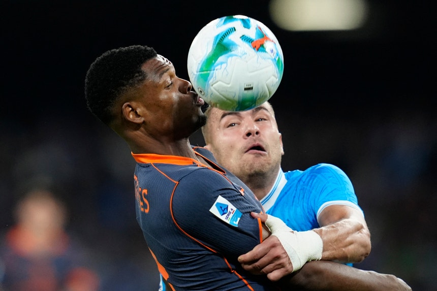 Imagem de Dumfries operado ao tornozelo desfalca Inter Milão pelo menos dois meses