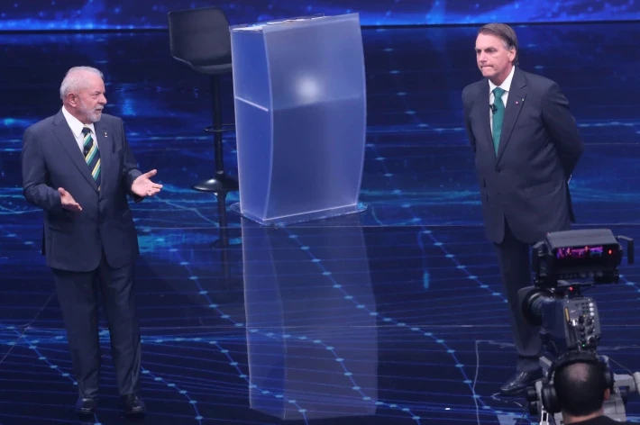 Lula e Bolsonaro trocaram argumentos em debate a duas semanas da segunda volta das presidenciais brasileiras
