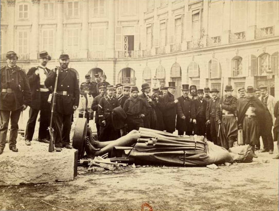  Queda da coluna de Vend&ocirc;me. | fotografia de Bruno Braquehais 