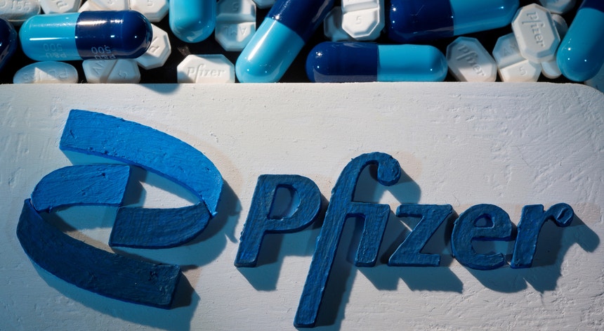 O ensaio do comprimido contra a Covid-19 da Pfizer demonstrou uma redução em 89 por cento do risco de hospitalização ou morte
