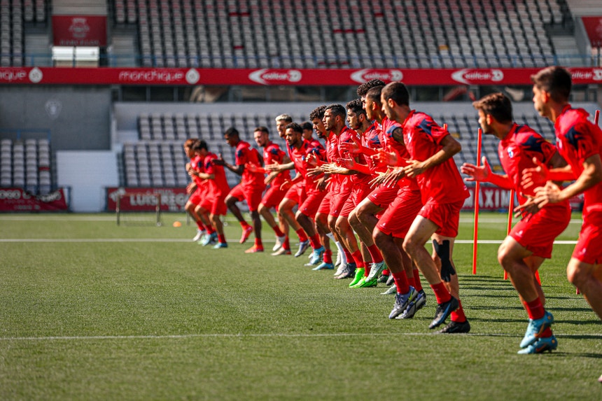 Os "galos" partem para o jogo com ambição
