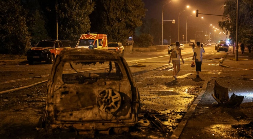 Imagem de Sobe para nove número de mortos em Kiev devido ataque russo com mísseis balísticos