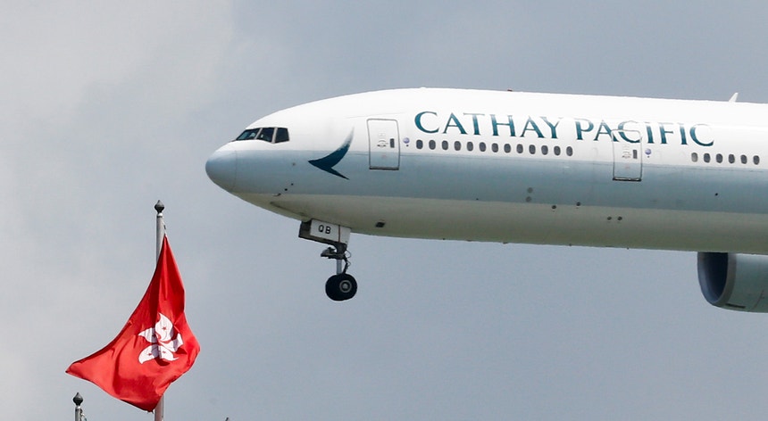 A Cathay Pacific já tinha visto as suas receitas afetadas em 2019 pelas sucessivas vagas de protestos do movimento pró-democracia
