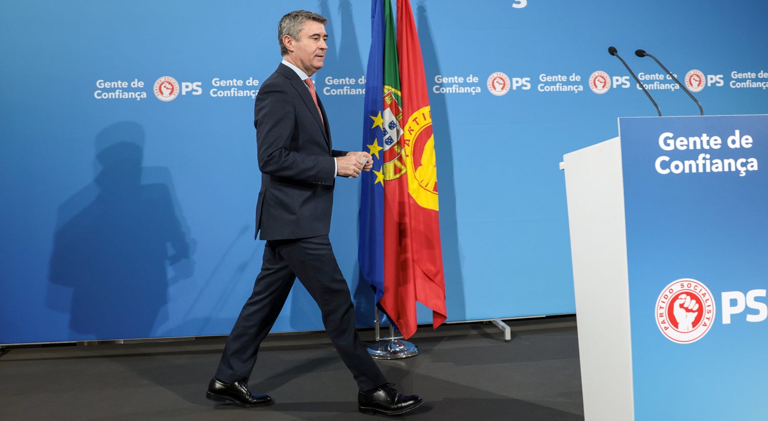 Carneiro asks the Portuguese to 'join forces' in support of Seguro in the second round