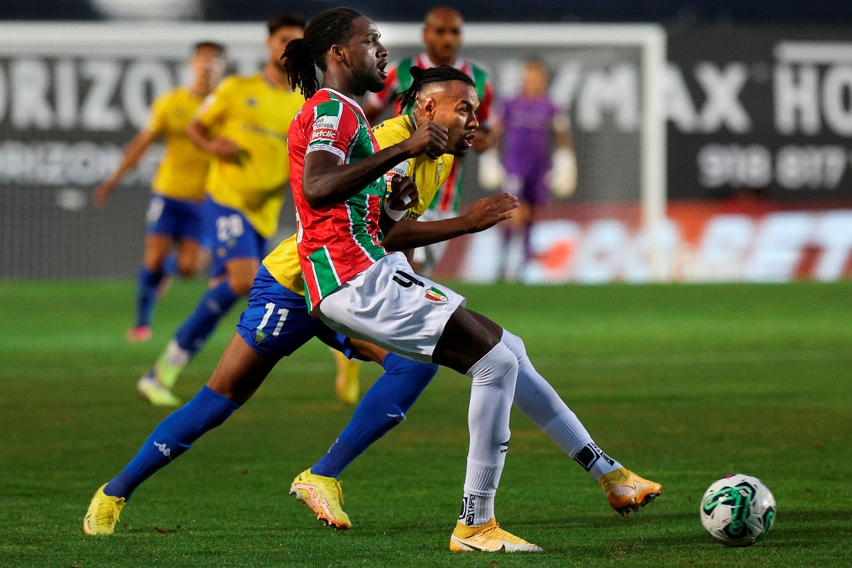 Estrela Amadora vence Estoril nos descontos