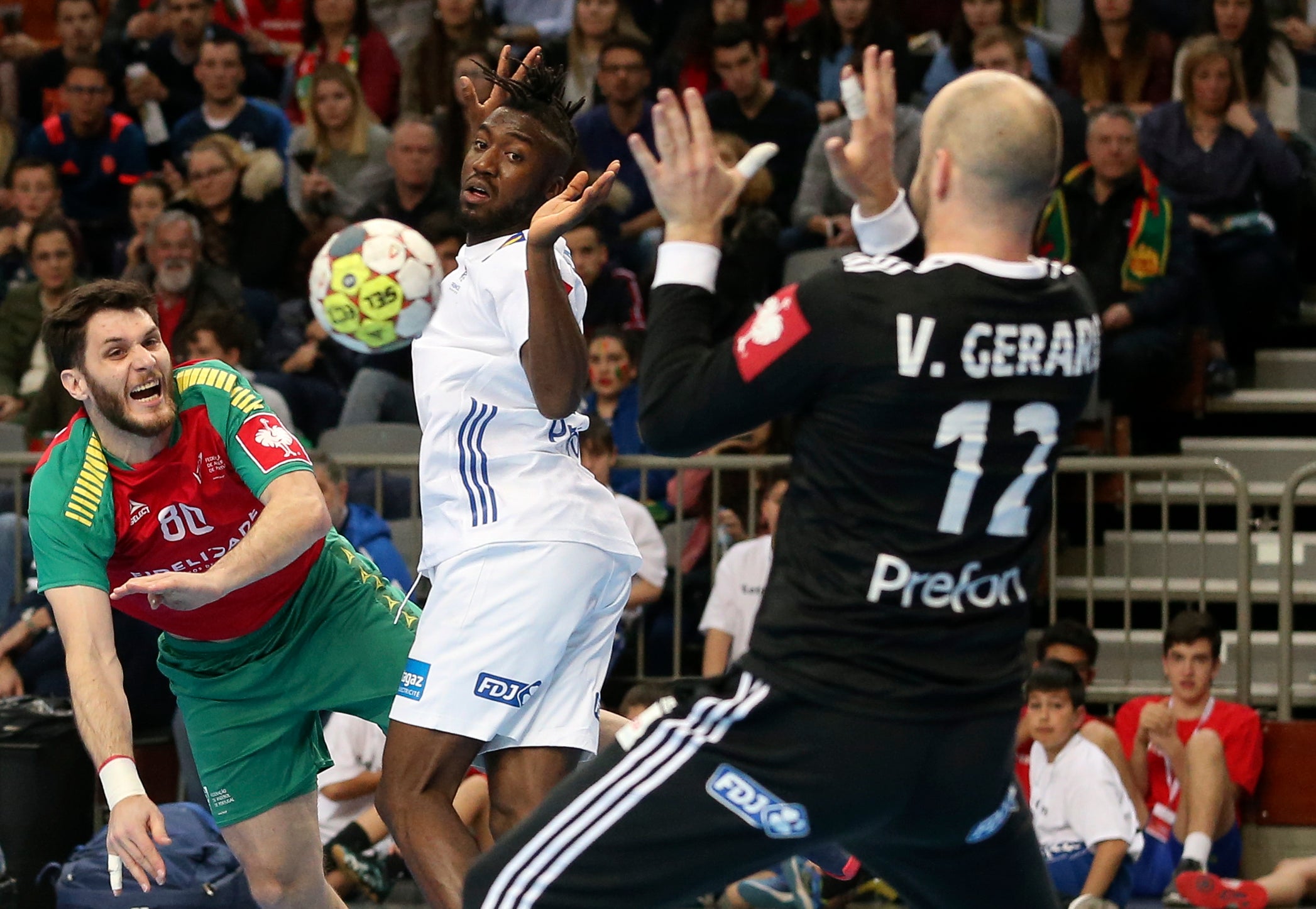 Portugal lidera na qualifica��o para Euro2020, mas franceses querem desforra