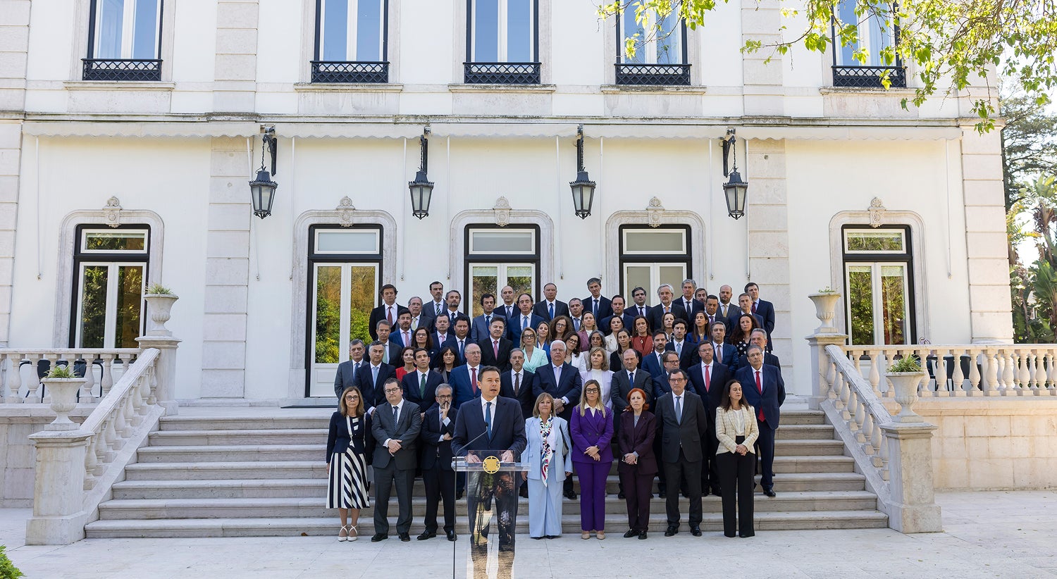 Mudan�as no Executivo. Ant�nio Vicente substitui Carlos Costa Neves como secret�rio-geral do Governo