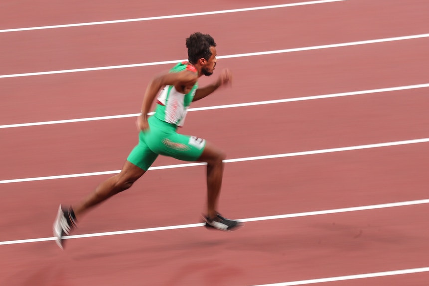 Sandro Baessa bateu o recorde nacional na prova dos 400 metros T20 e ganhou um diploma olímpico
