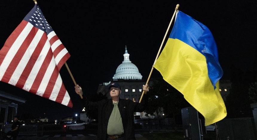 Os EUA voltam a reforçar o apoio à Ucrânia
