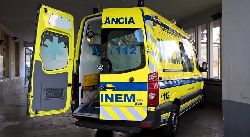INEM alvo de buscas por suspeitas de irregularidades com ambulâncias e horários - RTP
