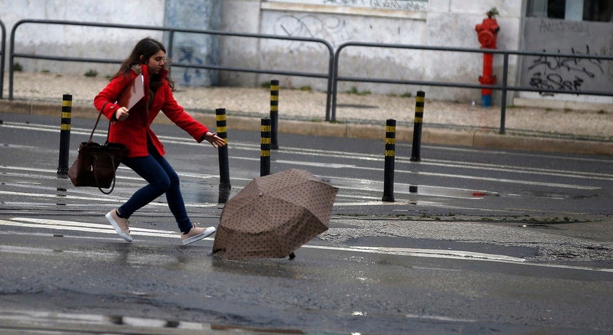 Resultado de imagem para Chuva vai regressar ao continente a partir de quarta-feira