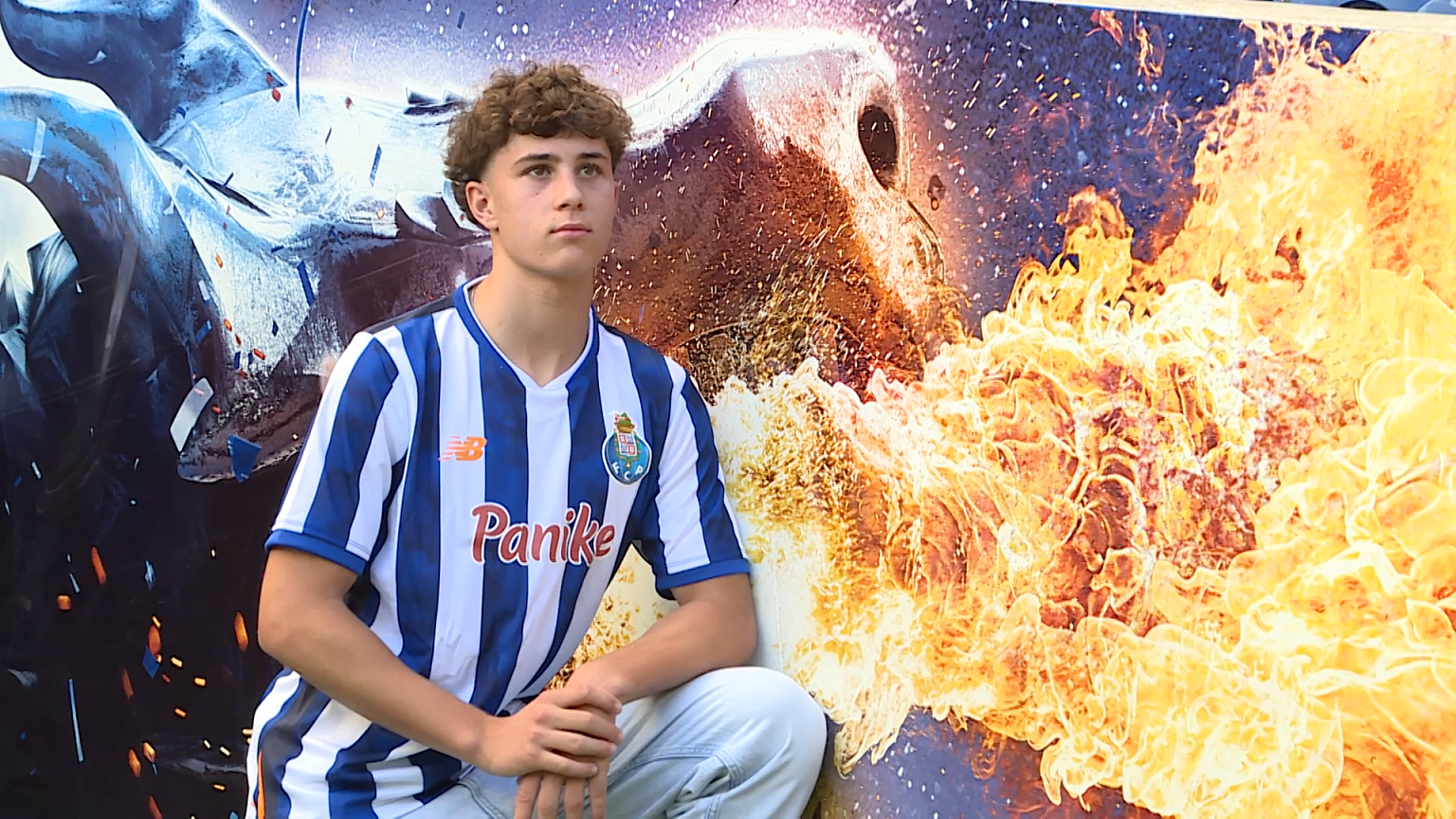 Extremo André Miranda renova com o FC Porto até 2031