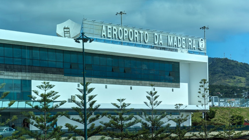 Imagem relacionada com a notícia: Dezenas de voos cancelados devido ao mau tempo na Madeira