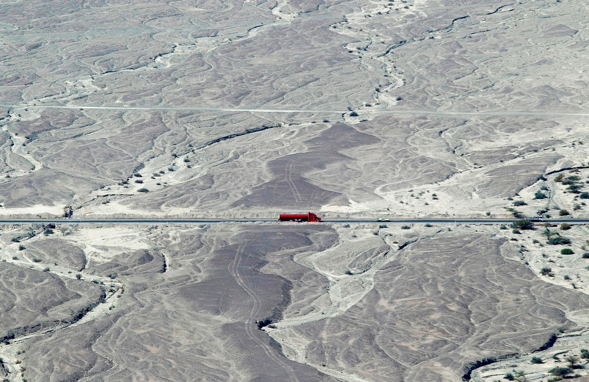  Auto-estrada junto das Linhas de Nazca | Enrique Castro-Mendivil - Reuters  