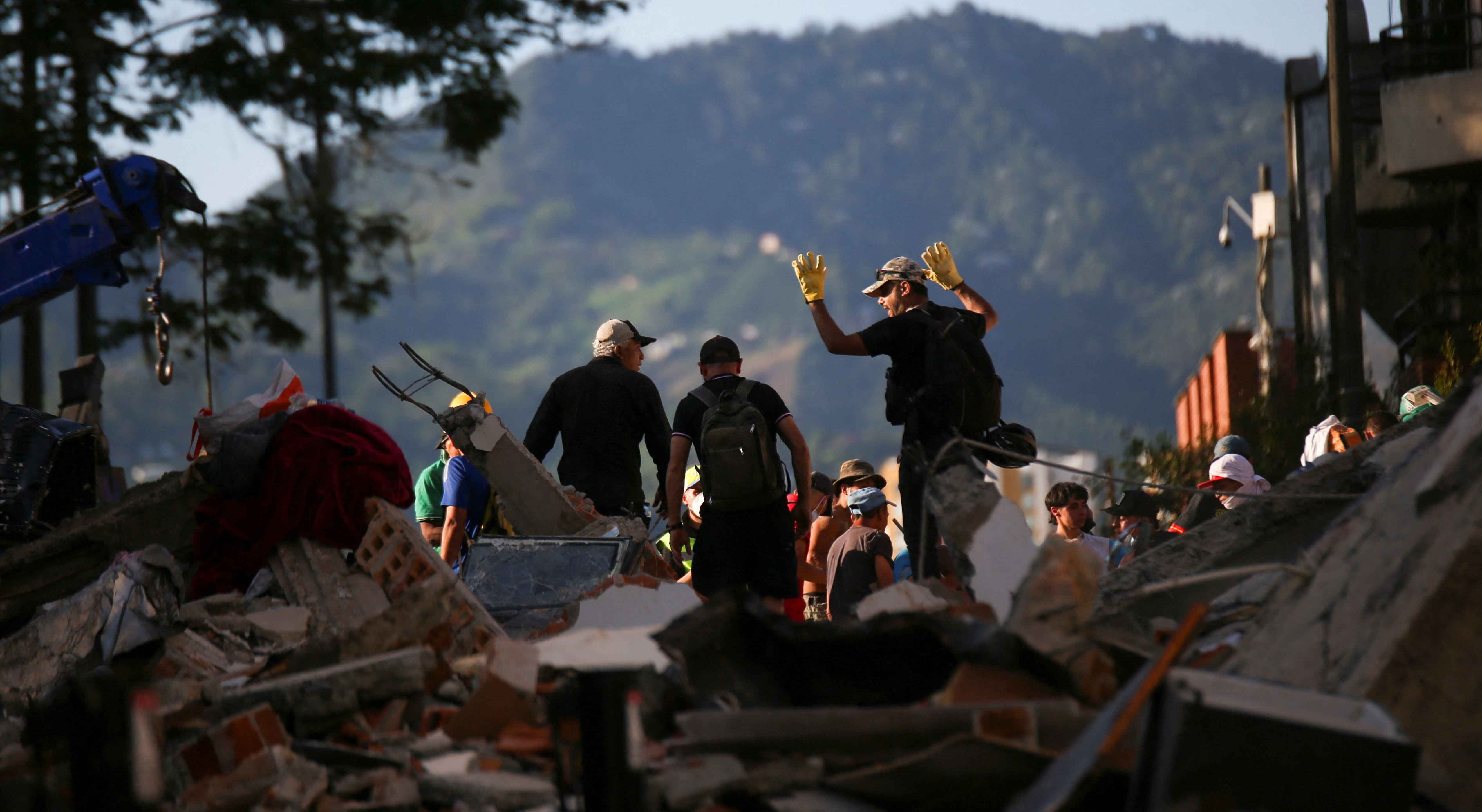 Número de mortos no sismo na Colômbia ultrapassa as duas centenas