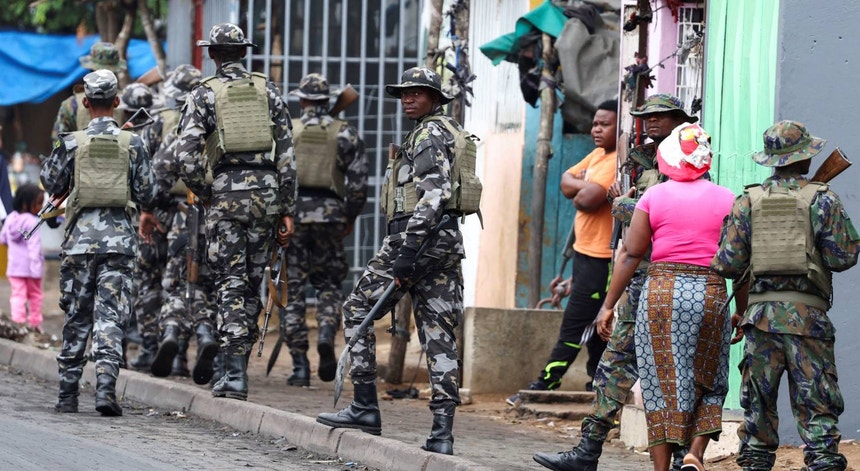 Imagem relacionada com a notícia: Moçambique. Motim em cadeia de segurança máxima em Maputo faz 33 mortos