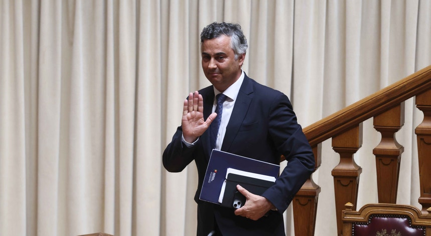 Imagem de Ministro garante. Reapreciações "estão a chegar no prazo" mas "um caso ou outro" poderá precisar de análise adicional