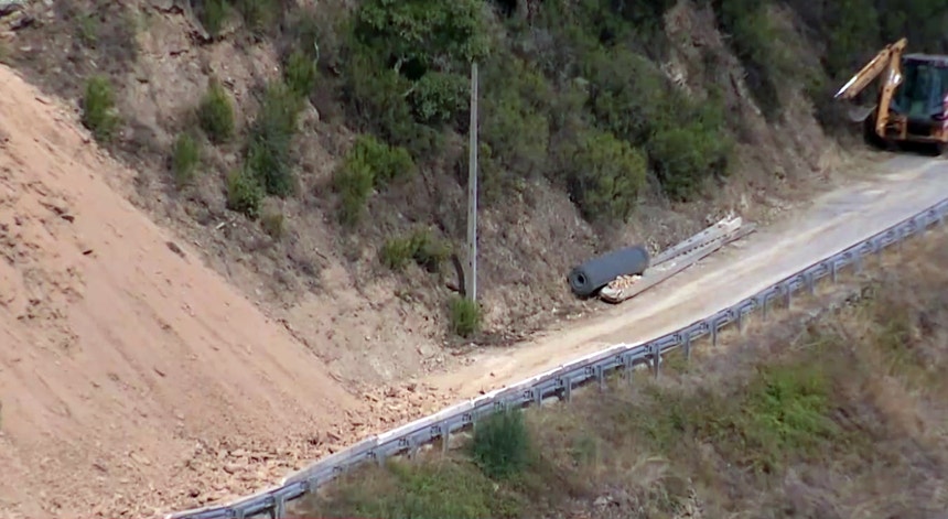 Imagem ilustrativa: Cortada principal via de acesso a várias aldeias de Pampilhosa da Serra