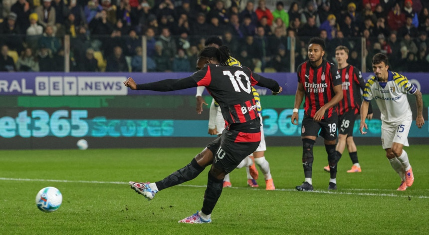 Milan deixa-se empatar e falha liderança isolada