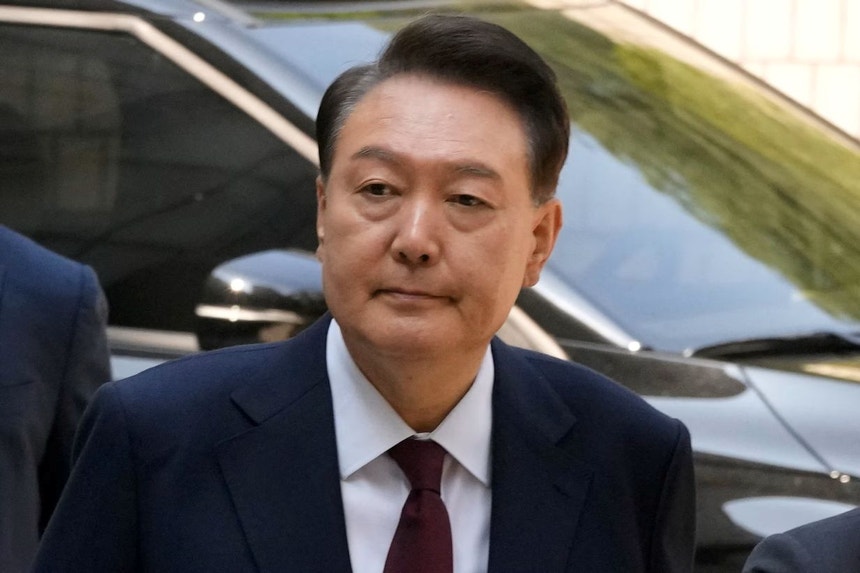 Ex-presidente sul-coreano Yoon Suk-yeol acusado de ajudar inimigo