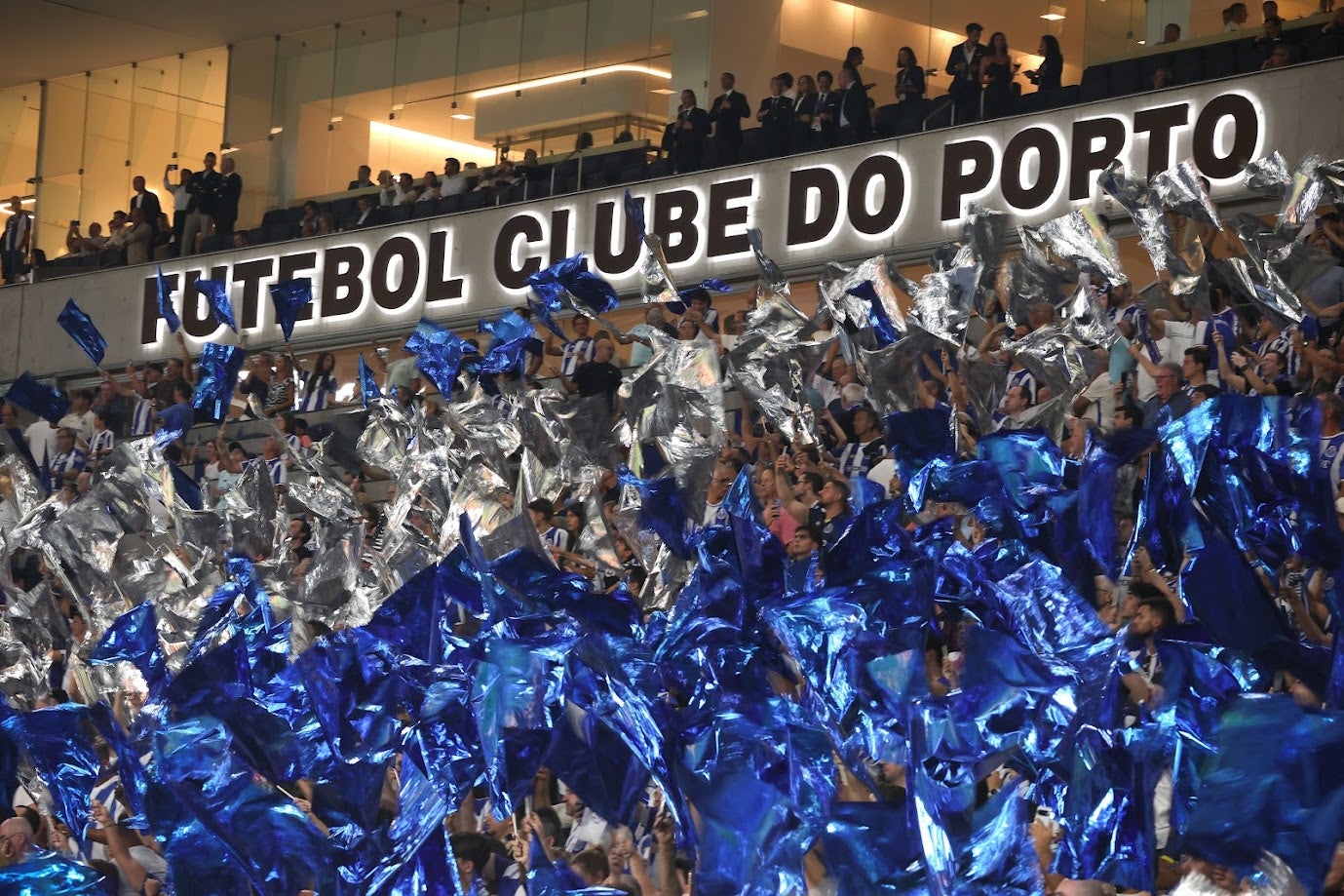 FC Porto multado em quase 27 mil euros pelas incidências no clássico com o Benfica