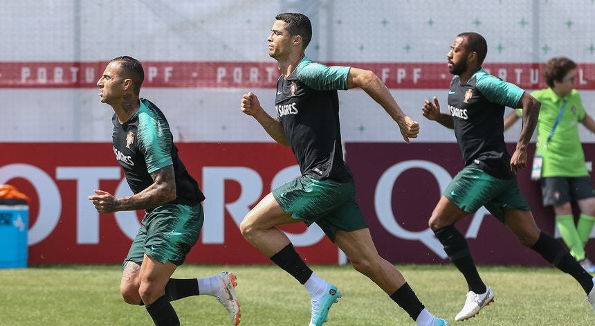 Quaresma e Cristiano Ronaldo aceleram para o jogo com o Uruguai
