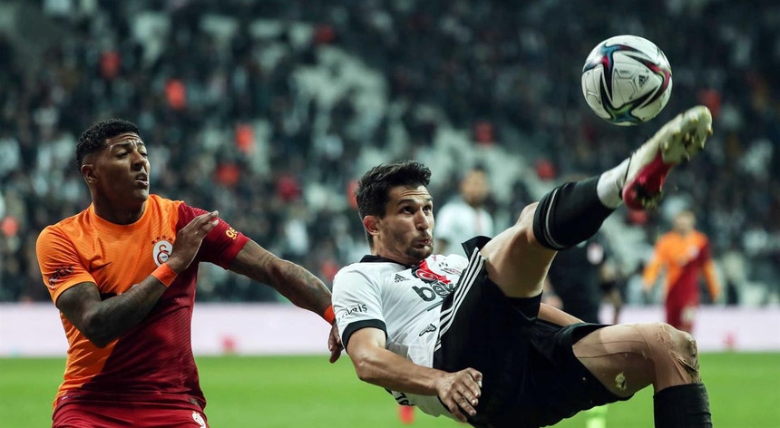 O Besiktas deu um pontapé nos maus resultados e venceu o Galatasaray

