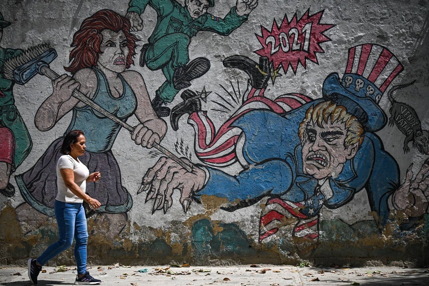 Imagem de Trump anuncia ação terrestre na Venezuela e Maduro pede prontidão