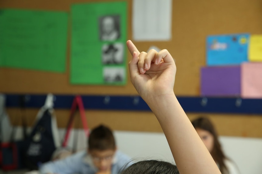 Imagem de Estudo. Discriminação de professores denunciada por um em três alunos estrangeiros