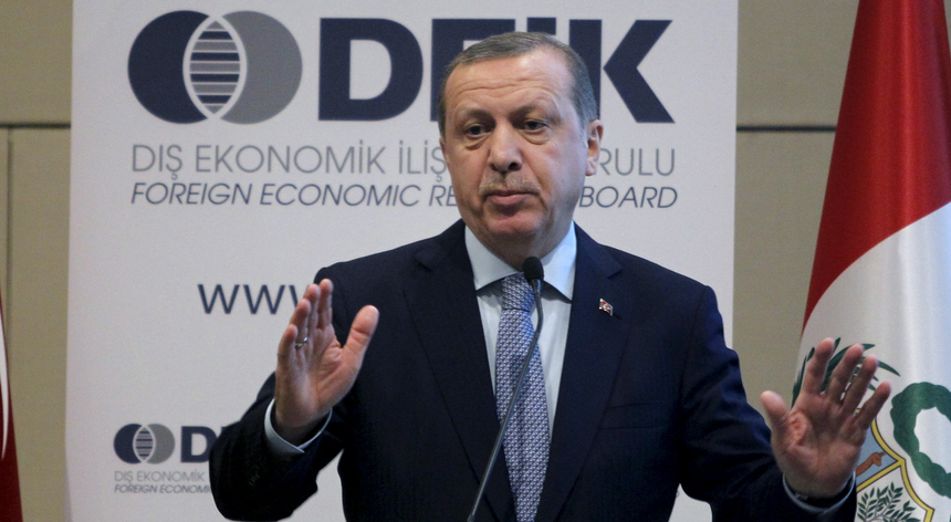 O Presidente da Turquia, Reccep Tayyip Erdogan, ameaçou esta quinta-feira inundar a Europa de refugiados
