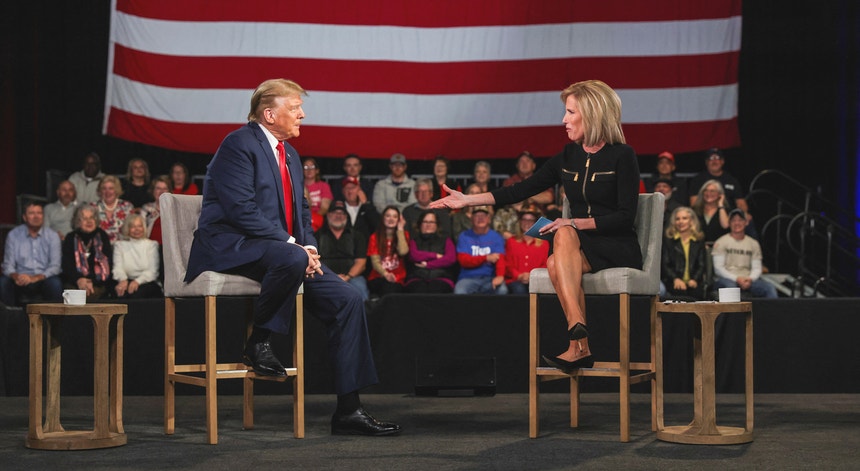 Donald Trump participa numa entrevista pré-gravada na Fox News com Laura Ingraham em Greenville, Carolina do Sul. EUA
