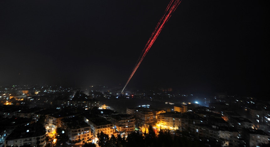 Imagem ilustrativa: Tiros por Assad