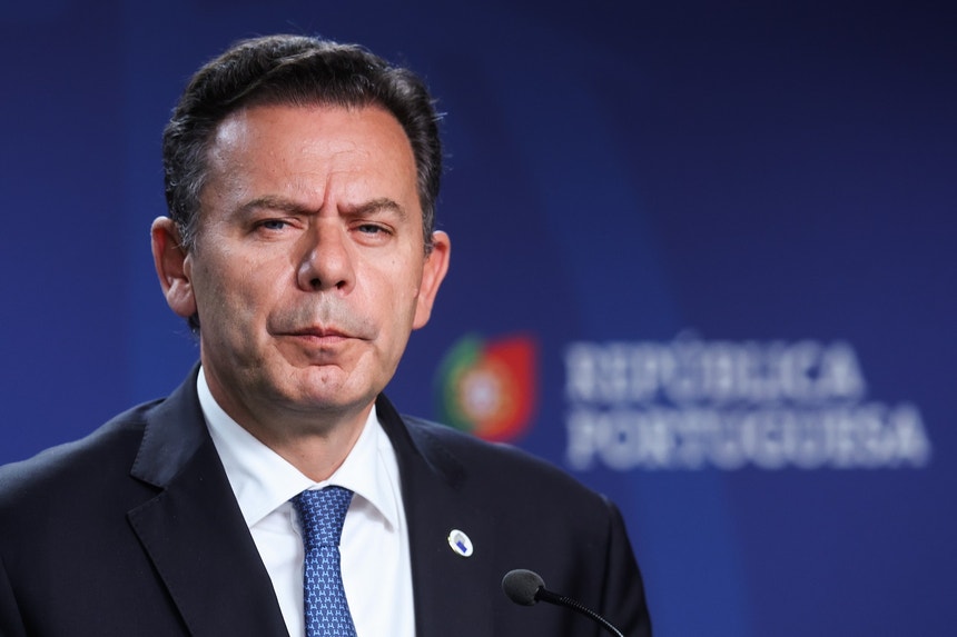 Imagem de Montenegro critica Governo espanhol e diz-se contra "falta de regulação do fluxo migratório"