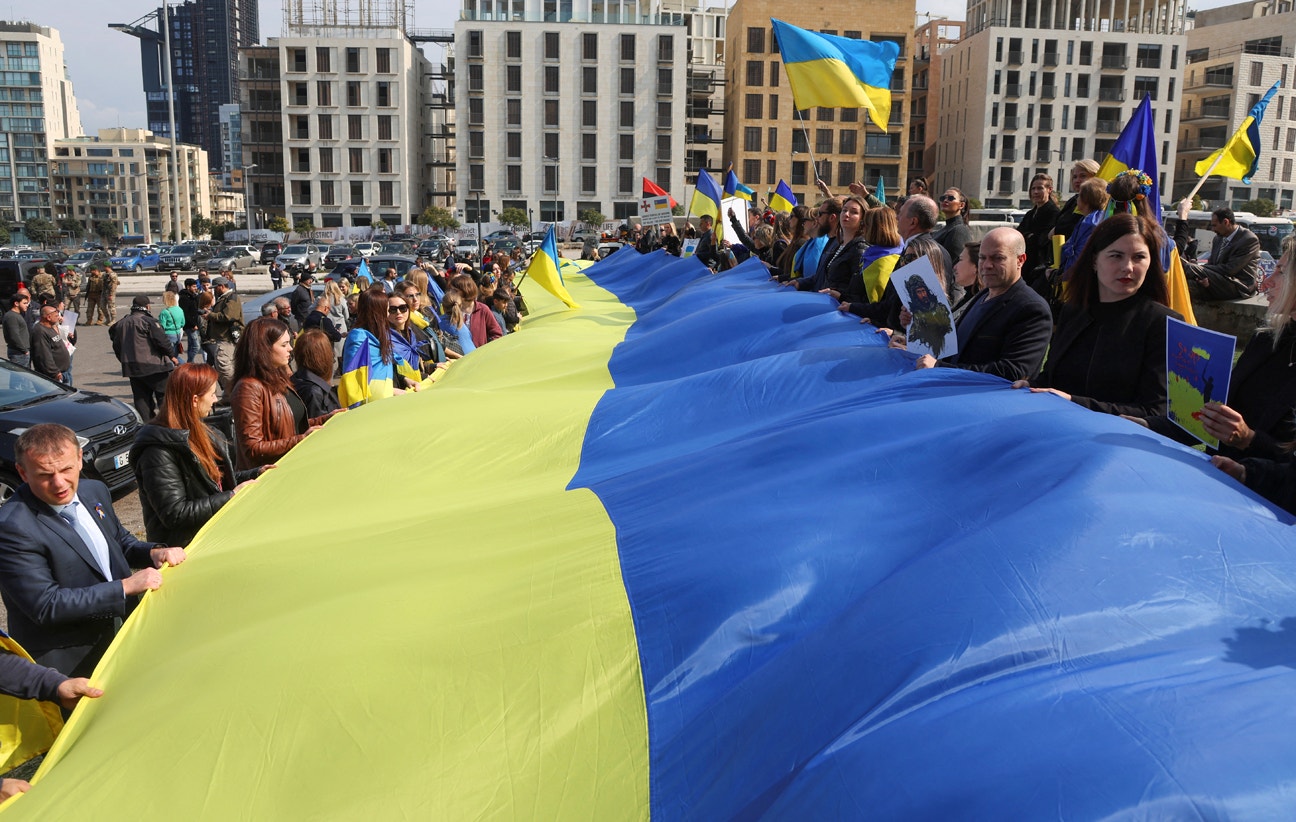  Popula&ccedil;&atilde;o em Beirut junta-se na Pra&ccedil;a dos M&aacute;rtires | Mohamed Azakir - Reuters 