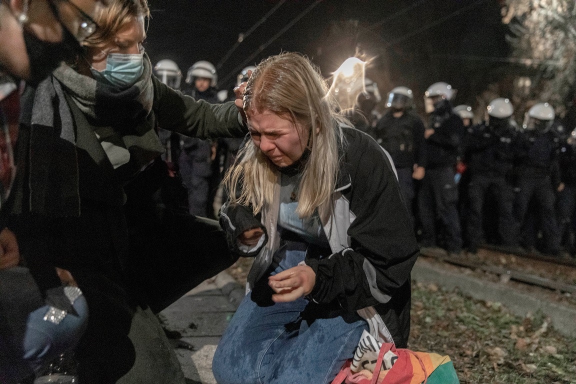  Dia 22, Vars&oacute;via, policias usam g&aacute;s pimenta | Agencja Gazeta - Reuters  