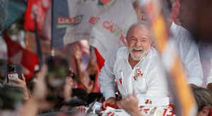 Lula da Silva recebido por uma multidão incontável em São Paulo