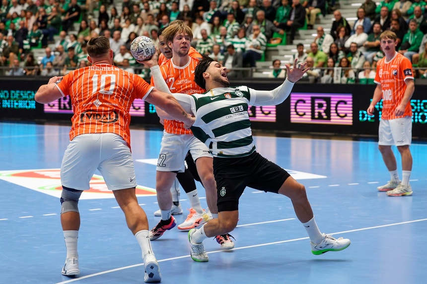 Sporting vence IFK Kristianstad e mantém liderança do Grupo D da Champions de andebol